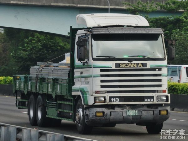 用V8斯堪尼亚拉沙石 台湾岛司机真任性