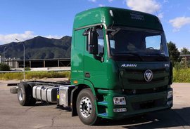 7米8厢车装高顶双卧驾驶室 欧曼GTL4X2载货车亮相工信部