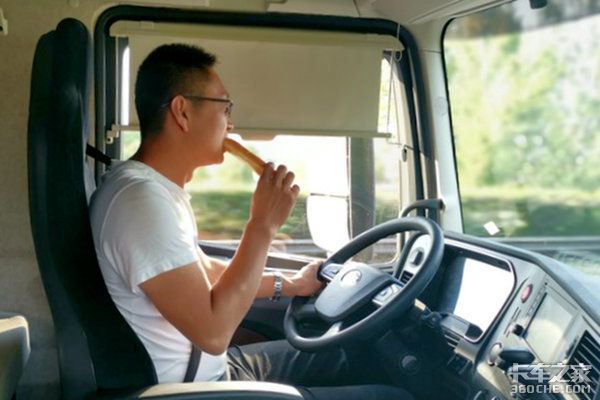 ������ôʡ�ģ���ͷ��Ҫ�ص���ʷ���ޣ�