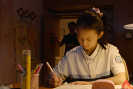 飞碟相伴:跑出来的幸福 女儿对你的爱从未缺席