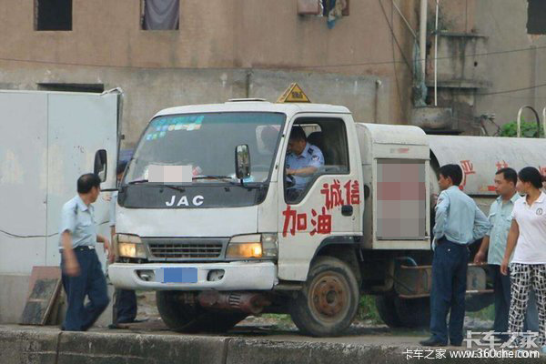 加小油一年省近十万？国六阶段行不通 一不小心花大钱还可能被拒保