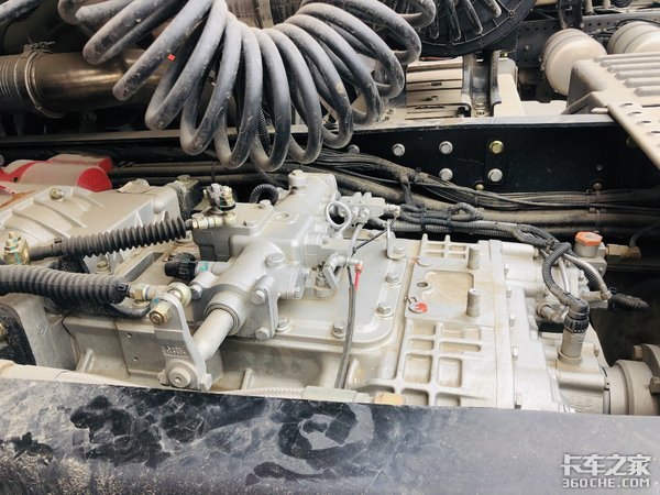 搭载康明斯动力链 三一超亮版牵引车值得选购