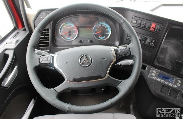 搭载康明斯动力链 三一超亮版牵引车值得选购