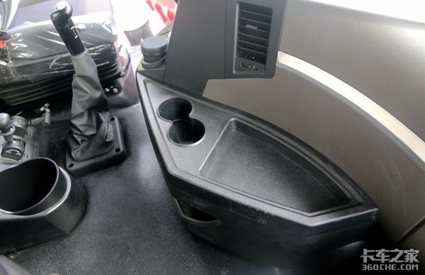 搭载康明斯动力链 三一超亮版牵引车值得选购