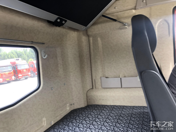 搭载康明斯动力链 三一超亮版牵引车值得选购