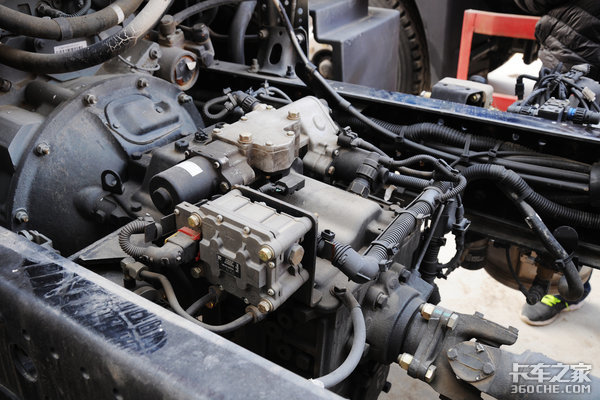68пҲл16.8V̫˿