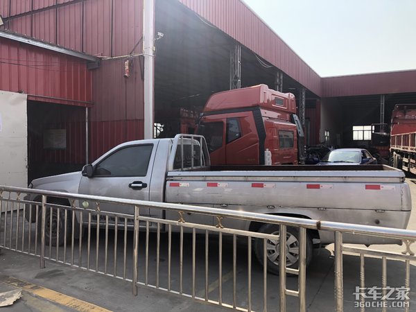 既舒适又能装的售后服务车 江铃骐铃T100单排皮卡用车报告