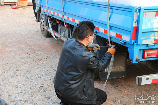 �ӿ�����ͺ��������Ŀ����߶˻���ɶ��