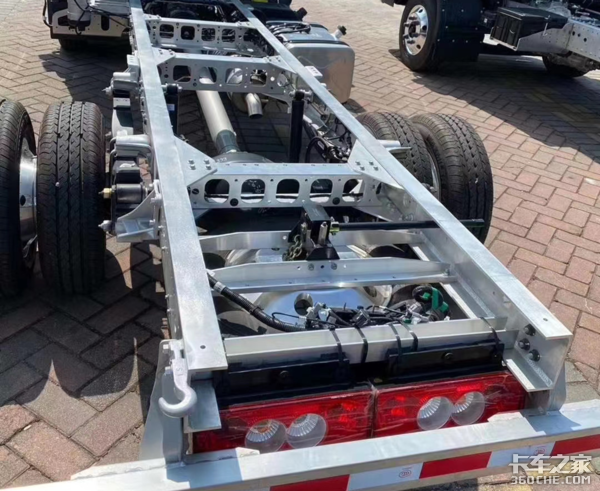 �ӿ�����ͺ��������Ŀ����߶˻���ɶ��