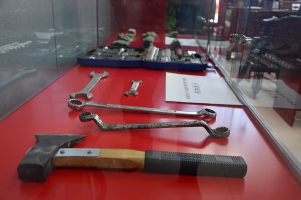 ���������ܽ���&nbsp;��͵����ʧ�ɴ�7��Ԫ