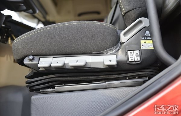 1000L油箱 主打长途运输 陕汽X5000解读