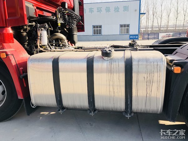 1000L油箱 主打长途运输 陕汽X5000解读