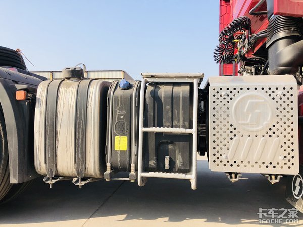 1000L油箱 主打长途运输 陕汽X5000解读
