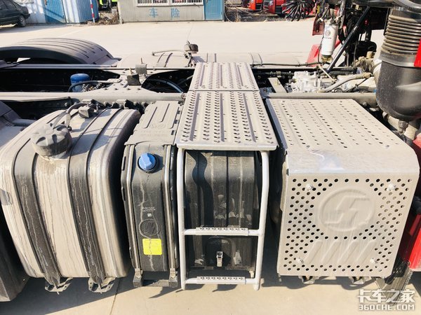 1000L油箱 主打长途运输 陕汽X5000解读