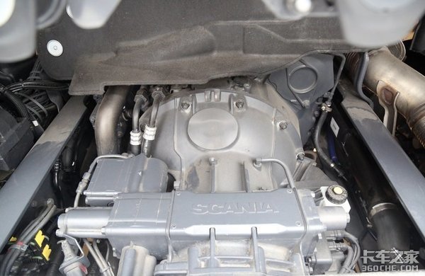 爆改版斯堪尼亚S牵引车 V8发动机真让人喜欢