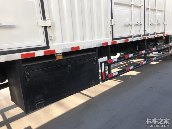 货厢容积可达64方! 漢風G5大单桥图解