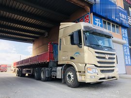 运输砂石料如此豪横 联合U420牵引车解读