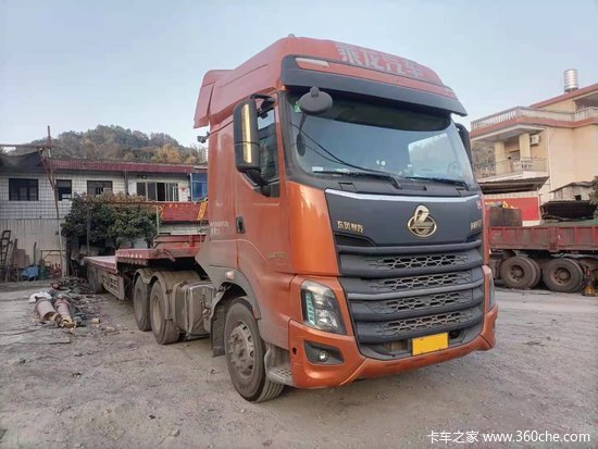 省际专线运输 17.5米大板车主：运价下滑严重