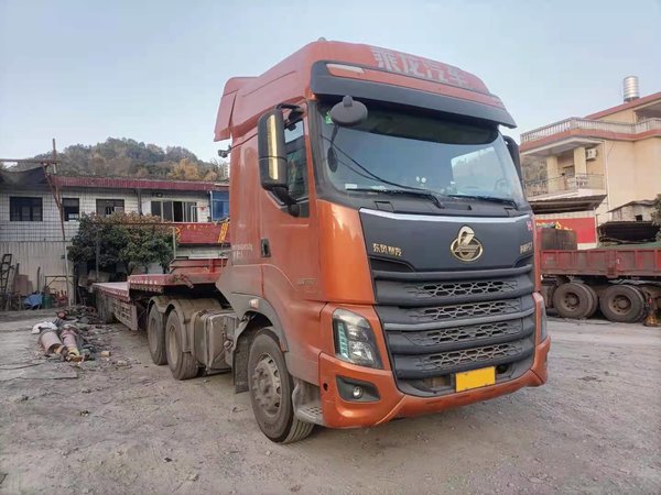 省际专线运输 17.5米大板车主：运价下滑严重