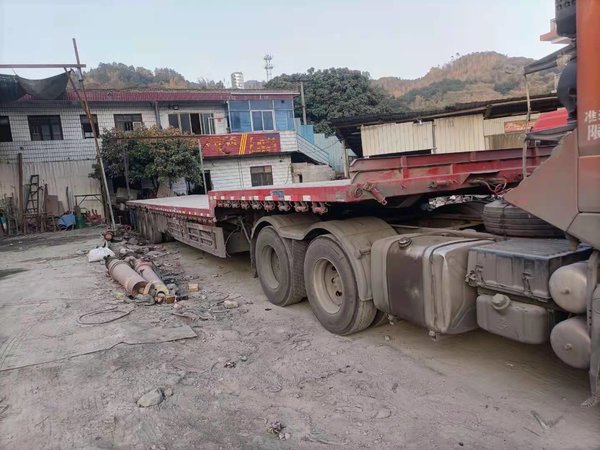 省际专线运输 17.5米大板车主：运价下滑严重