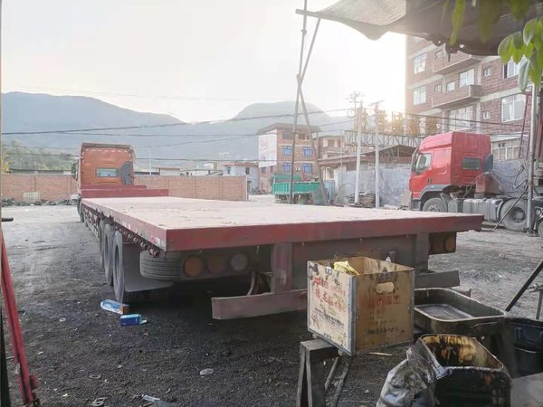 省际专线运输 17.5米大板车主：运价下滑严重