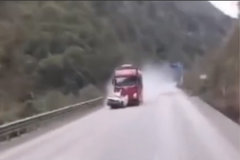 ����5��1���¹ʳ��������������س���