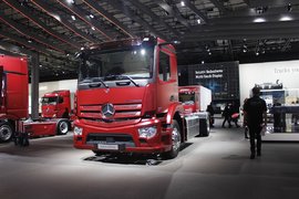 重磅消息 戴姆勒奔驰卡车未来将会搭载康明斯中型发动机动力