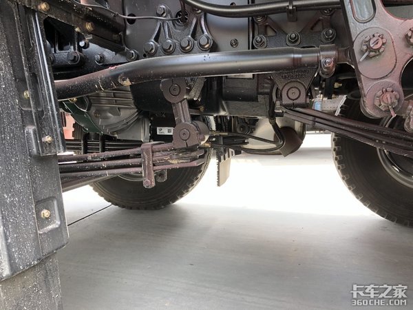 适合中短途零担普货运输 青汽JH6 6x2载货车优势兼倍