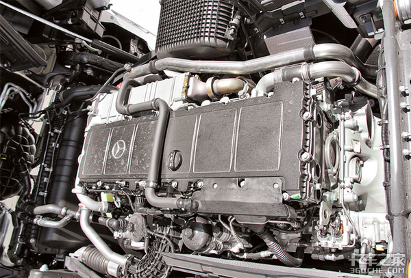 动力方面搭载om501la v6发动机,排量11.