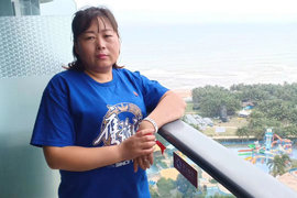 卡姐穆秋：一年少赚了十多万 却敌不过父亲那张自豪的合影