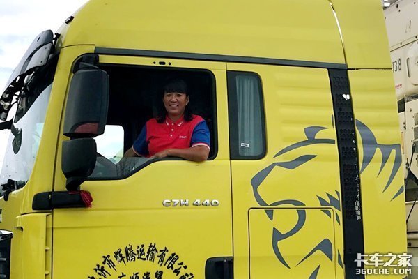 不简单!女司机单骑开半挂四年70万公里 讲述长下坡下刹车失灵如何脱险