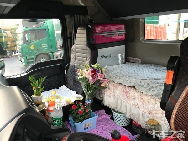 不简单!女司机单骑开半挂四年70万公里 讲述长下坡下刹车失灵如何脱险