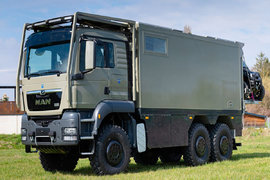 单价超1000万的房车? 曼恩全地形房车详解 移动的两室一厅