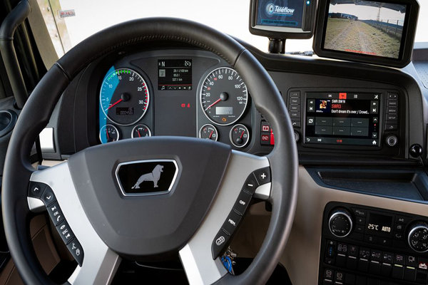 单价超1000万的房车? 曼恩全地形房车详解 移动的两室一厅