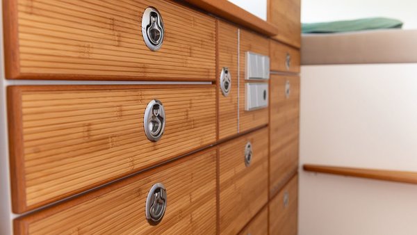 单价超1000万的房车? 曼恩全地形房车详解 移动的两室一厅