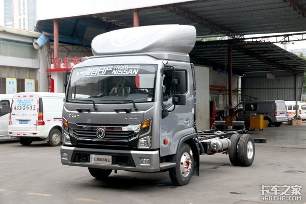 全新2100驾驶室+日产动力 这款售价十二万凯普特星云见过都喜欢