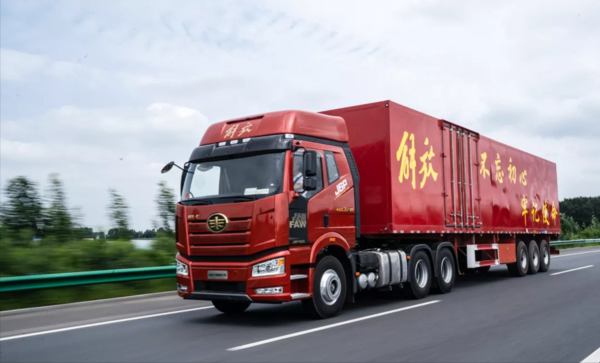 两条腿还是四条腿 双驱车型究竟哪根桥驱动？