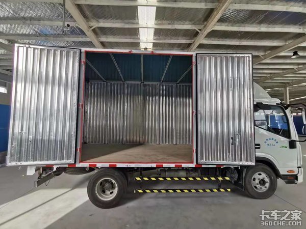 蓝牌车轻量化 这种材料的货厢不贵还轻 自重接近铝箱!