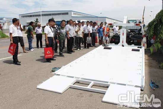 2012北方交通清障车新品发布会圆满成功