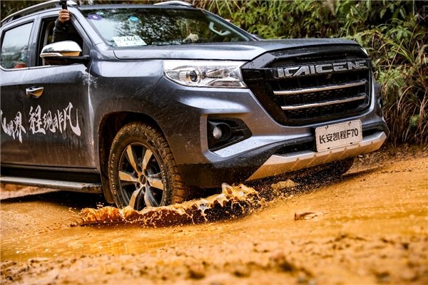 能文能武全能选手,长安凯程F70都市越野两不误