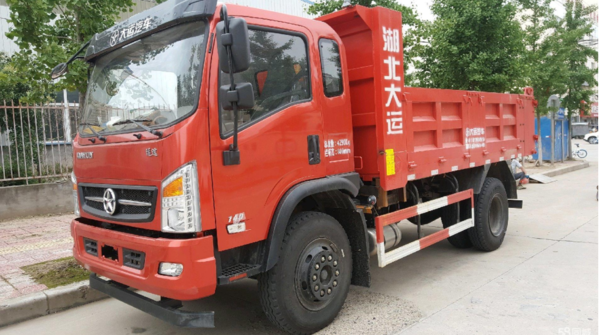 大吨小标治理后 两轴黄牌自卸大行其道