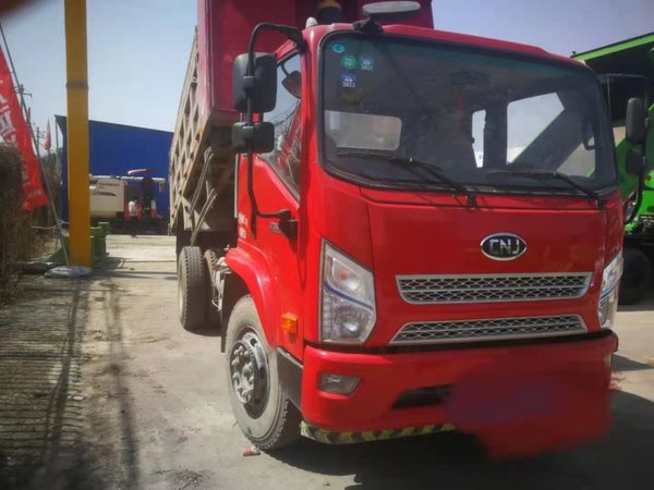 大吨小标治理后 两轴黄牌自卸大行其道