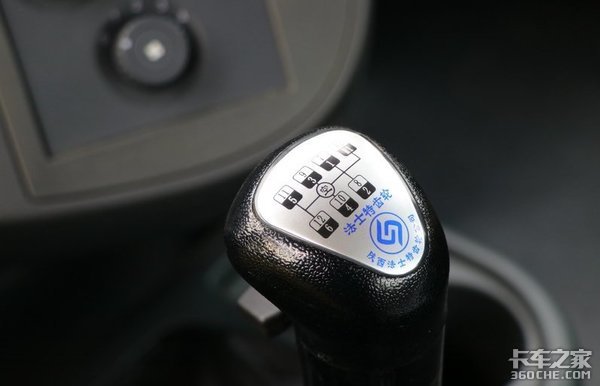 ������ͷ��&nbsp;�������ݶ෽��ʵ������