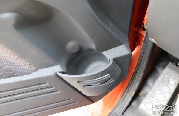 ������ͷ��&nbsp;�������ݶ෽��ʵ������