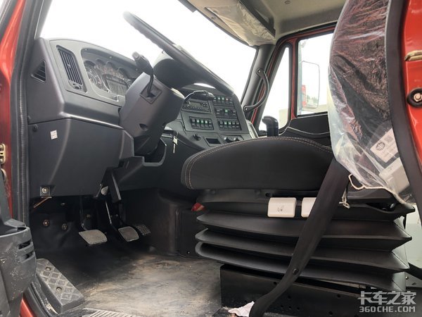 ������ͷ��&nbsp;�������ݶ෽��ʵ������