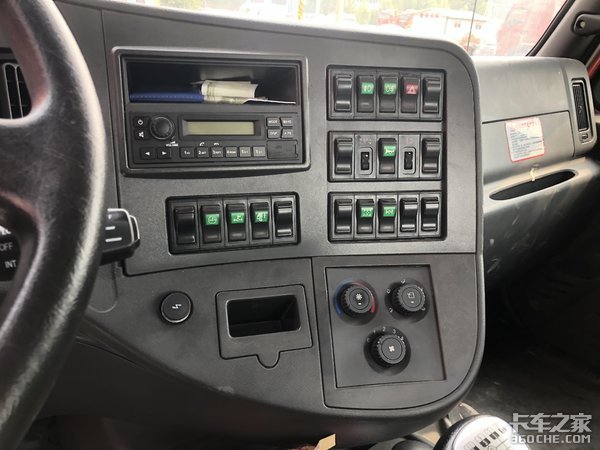 ������ͷ��&nbsp;�������ݶ෽��ʵ������