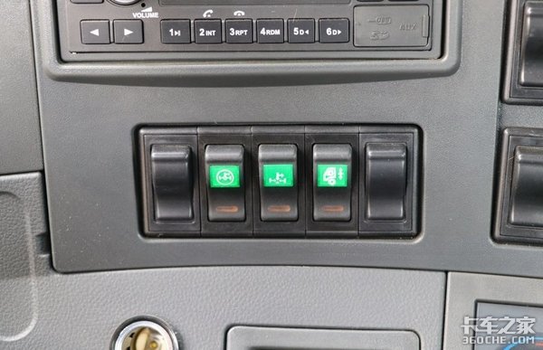 ������ͷ��&nbsp;�������ݶ෽��ʵ������