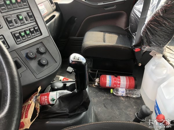 ������ͷ��&nbsp;�������ݶ෽��ʵ������