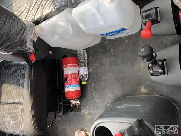 ������ͷ��&nbsp;�������ݶ෽��ʵ������