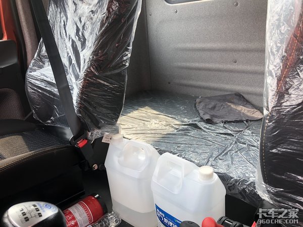 ������ͷ��&nbsp;�������ݶ෽��ʵ������